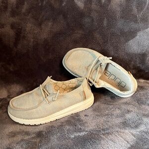 Girls Hey Dudes size K11